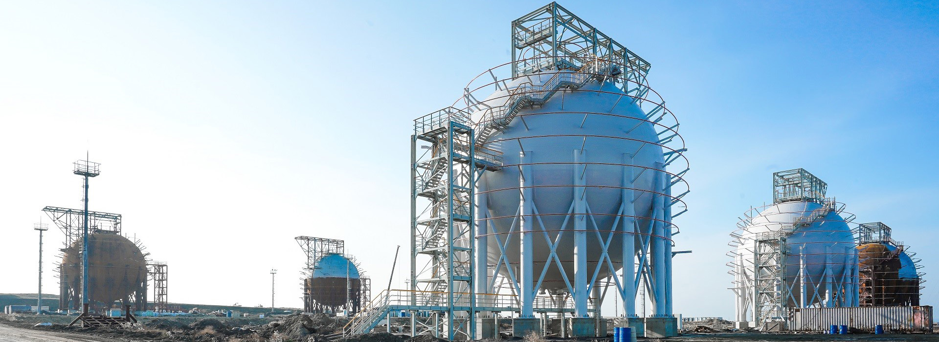 Строительство терминала по перевалке сжиженных углеводородных газов в порту Тамань (Таманьнефтегаз) Строительство терминала по перевалке сжиженных углеводородных газов в порту Тамань (Таманьнефтегаз)